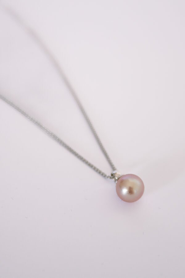 Freshwater Cultured Pearl Pendant with Chain - Image 3