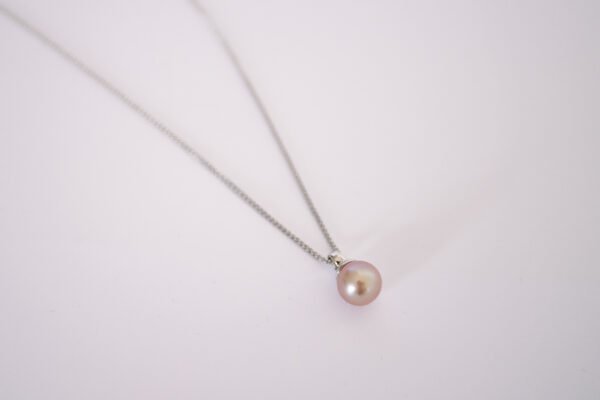 Freshwater Cultured Pearl Pendant with Chain - Image 2